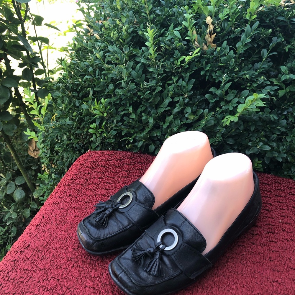 Liz Claiborne Flex Women’s Black Tassel Loafers Slip-On Shoes Size 6.5M